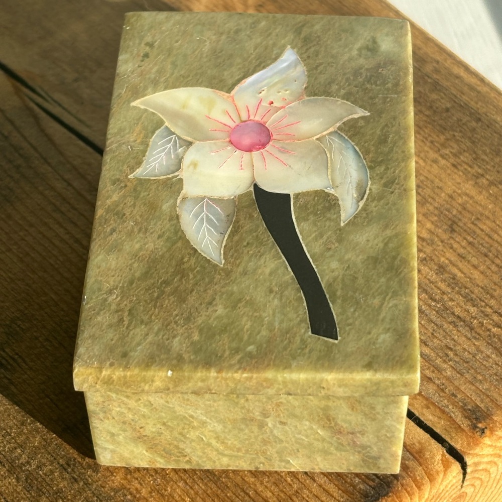 Floral mother-of-pearl Stone Small Trinket Box